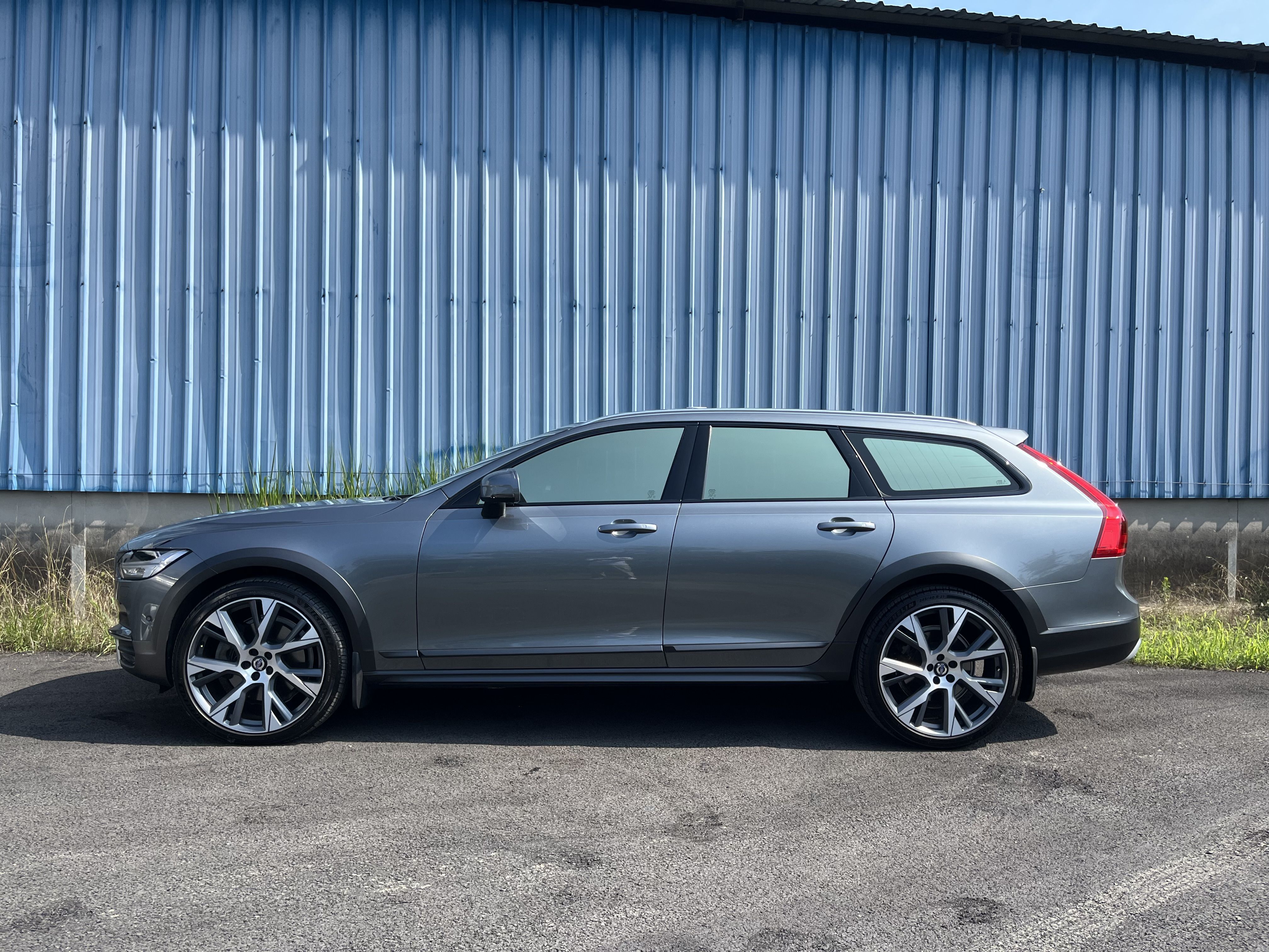 VOLVO V90 CROSS COUNTRY 2017