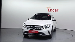 MERCEDES BENZ GLA-CLASS X156 2017