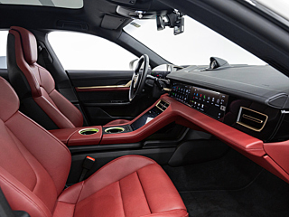 PORSCHE TAYCAN 2023