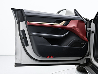PORSCHE TAYCAN 2023