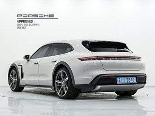 PORSCHE TAYCAN 2023