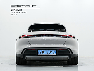 PORSCHE TAYCAN 2023
