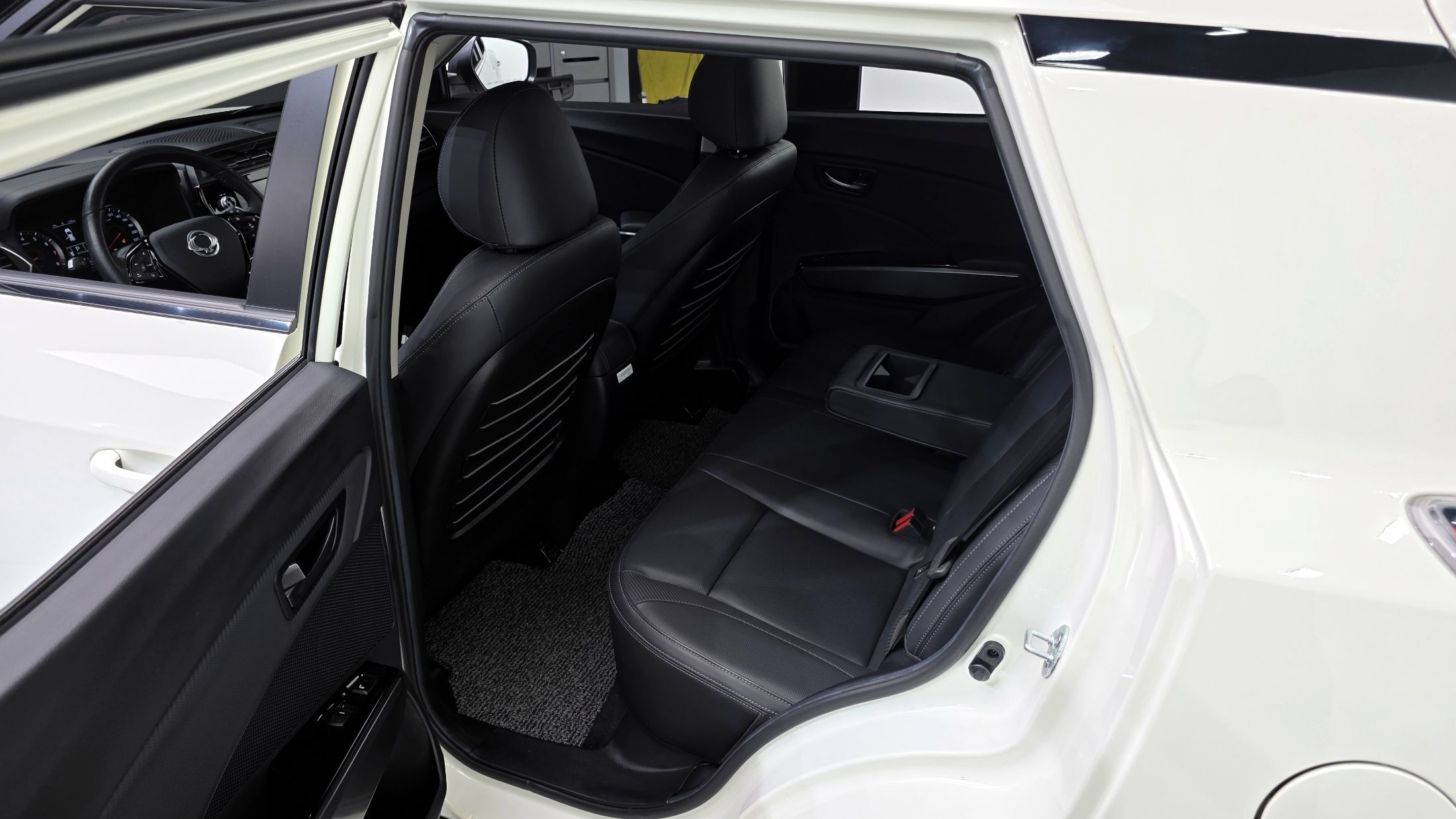 SSANGYONG TIVOLI 2023