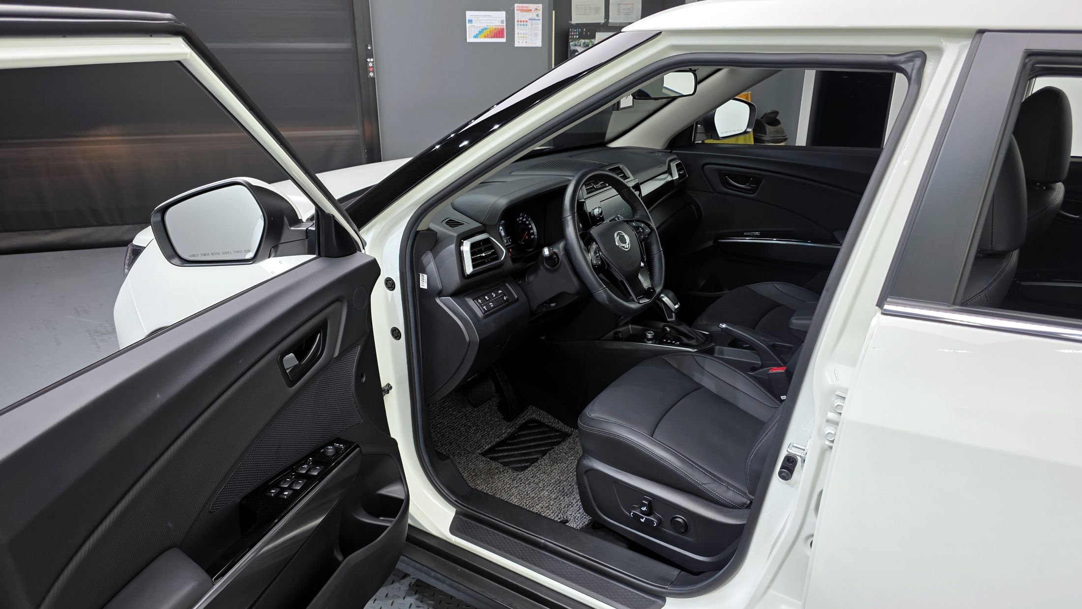 SSANGYONG TIVOLI 2023