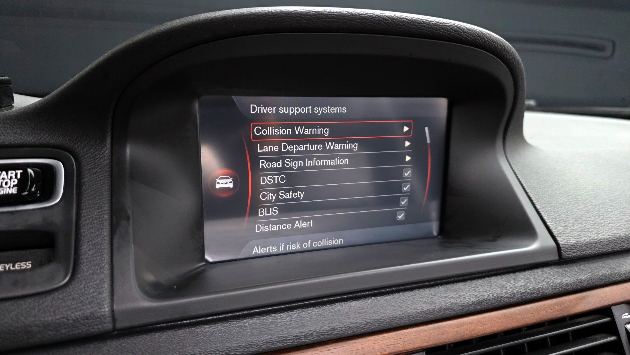 VOLVO XC70 2013