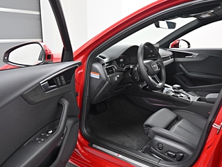 AUDI A4 B9 2023