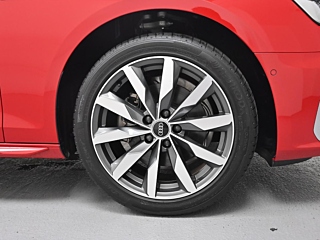 AUDI A4 B9 2023