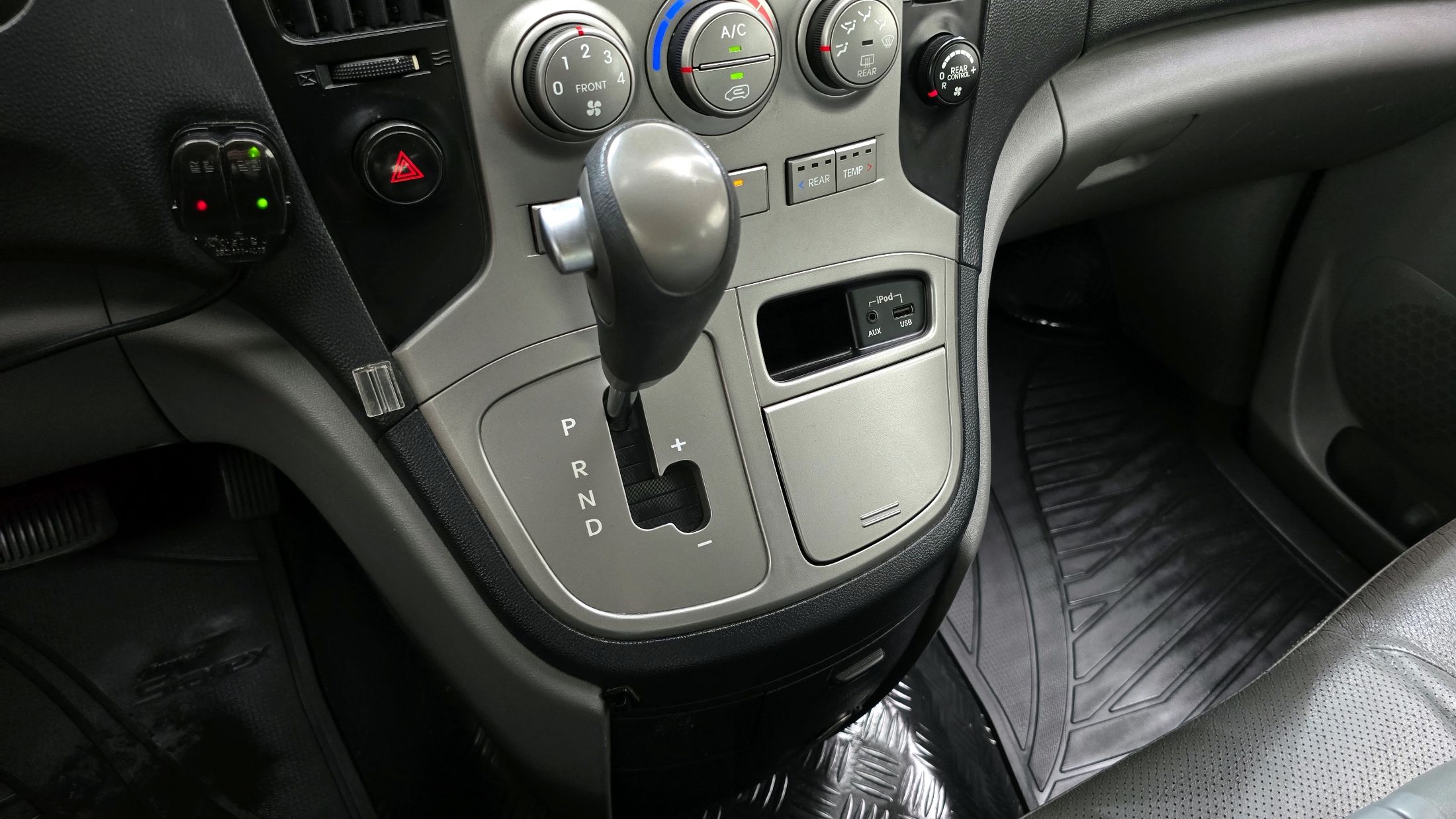 HYUNDAI STAREX GRAND 2013