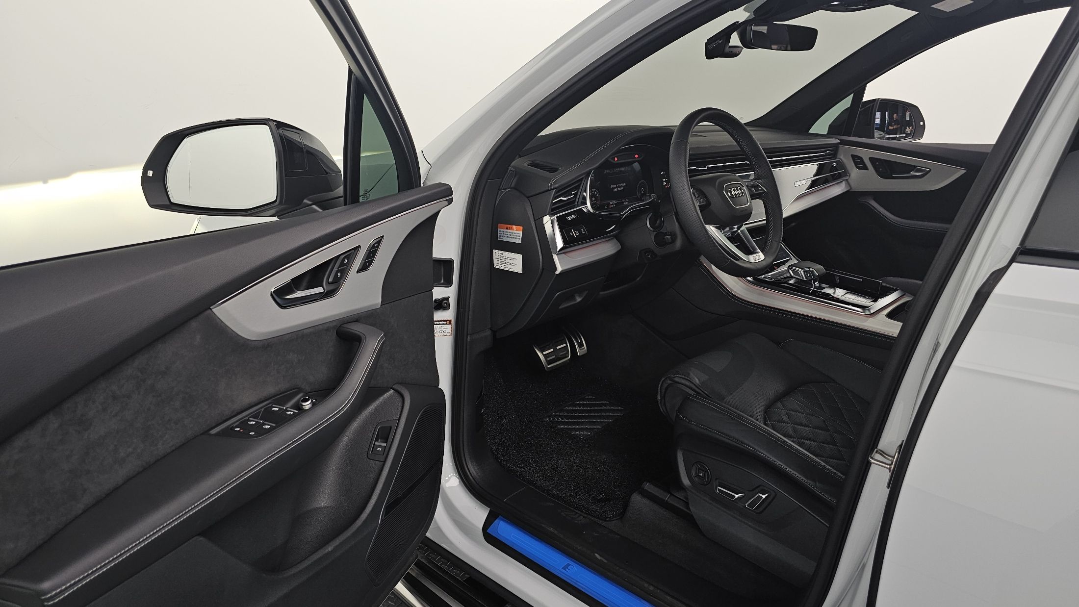 AUDI Q7 4M 2023
