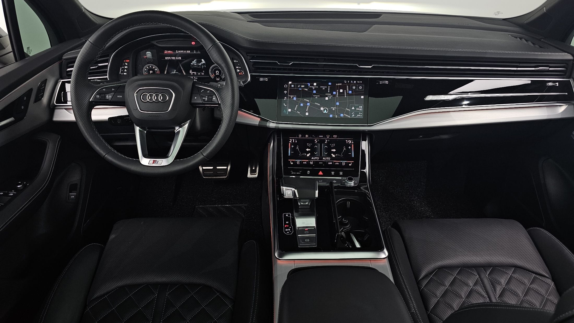AUDI Q7 4M 2023
