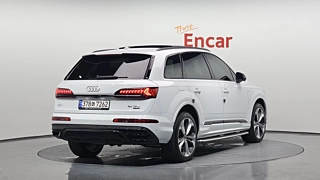 AUDI Q7 4M 2023