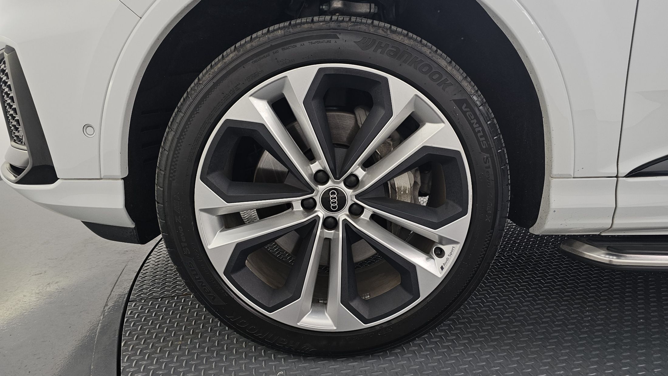 AUDI Q7 4M 2023