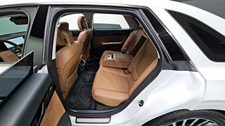 HYUNDAI GRANDEUR HYBRID GN7 2023