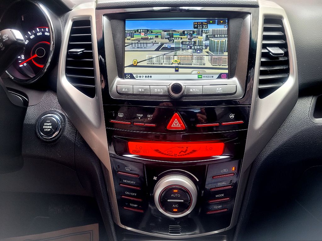 SSANGYONG TIVOLI 2015