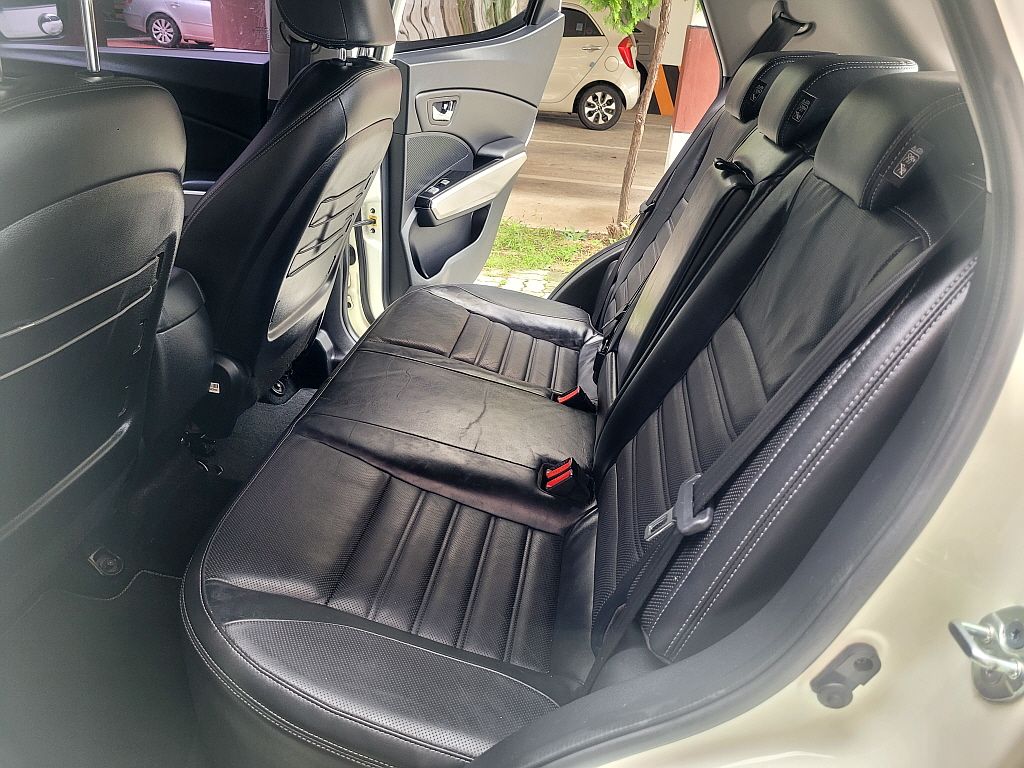 SSANGYONG TIVOLI 2015
