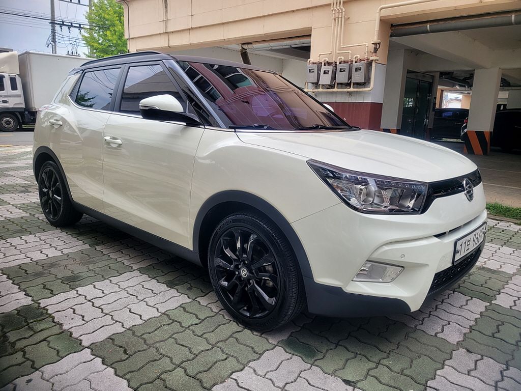 SSANGYONG TIVOLI 2015