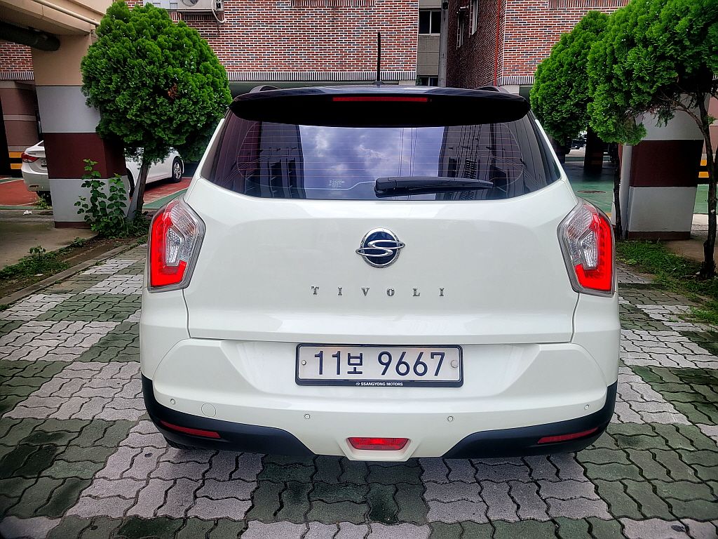 SSANGYONG TIVOLI 2015