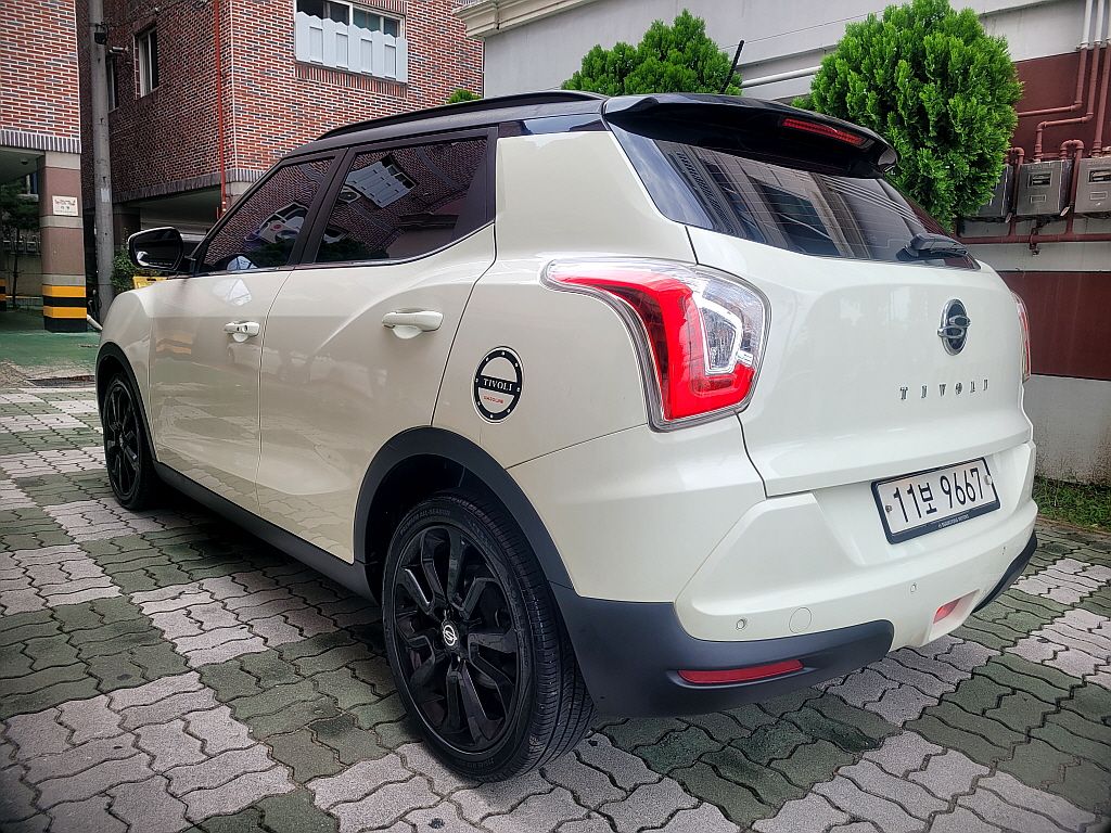 SSANGYONG TIVOLI 2015