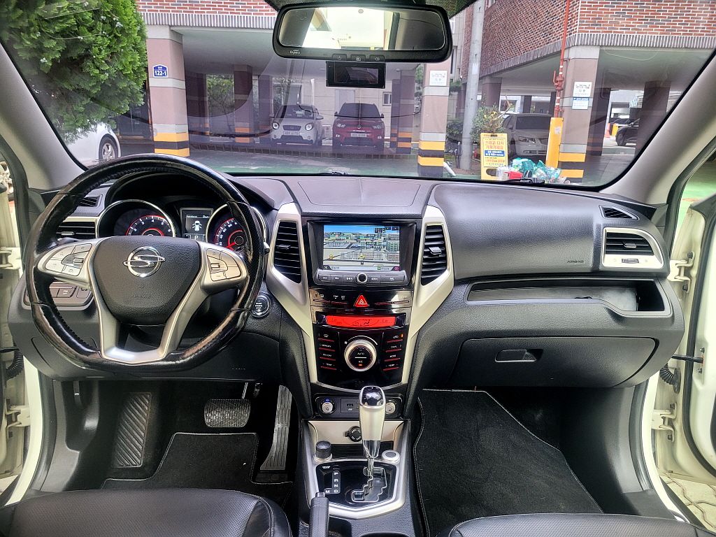 SSANGYONG TIVOLI 2015
