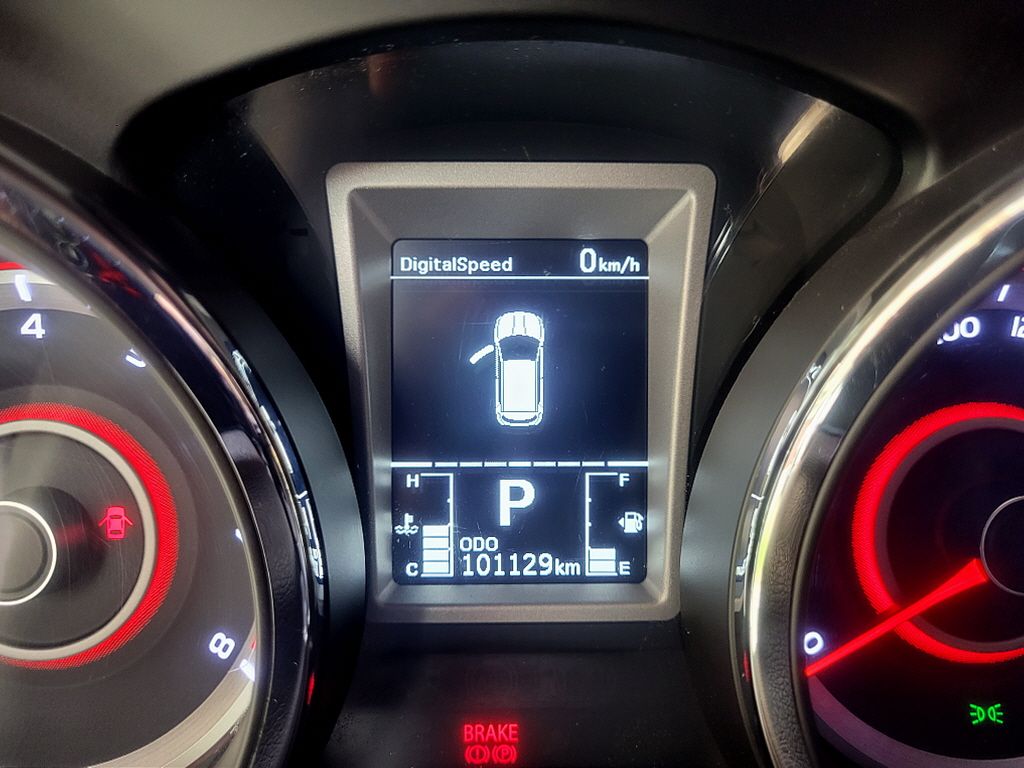 SSANGYONG TIVOLI 2015