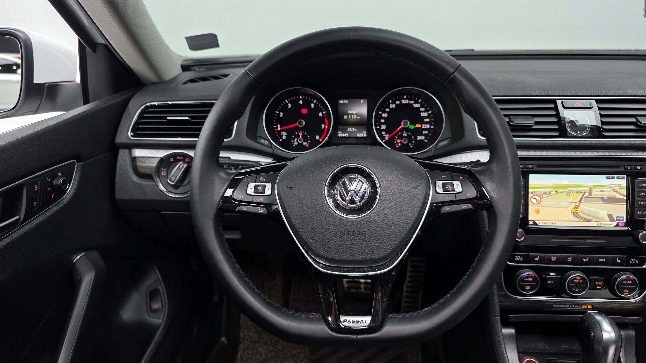VOLKSWAGEN PASSAT 2018