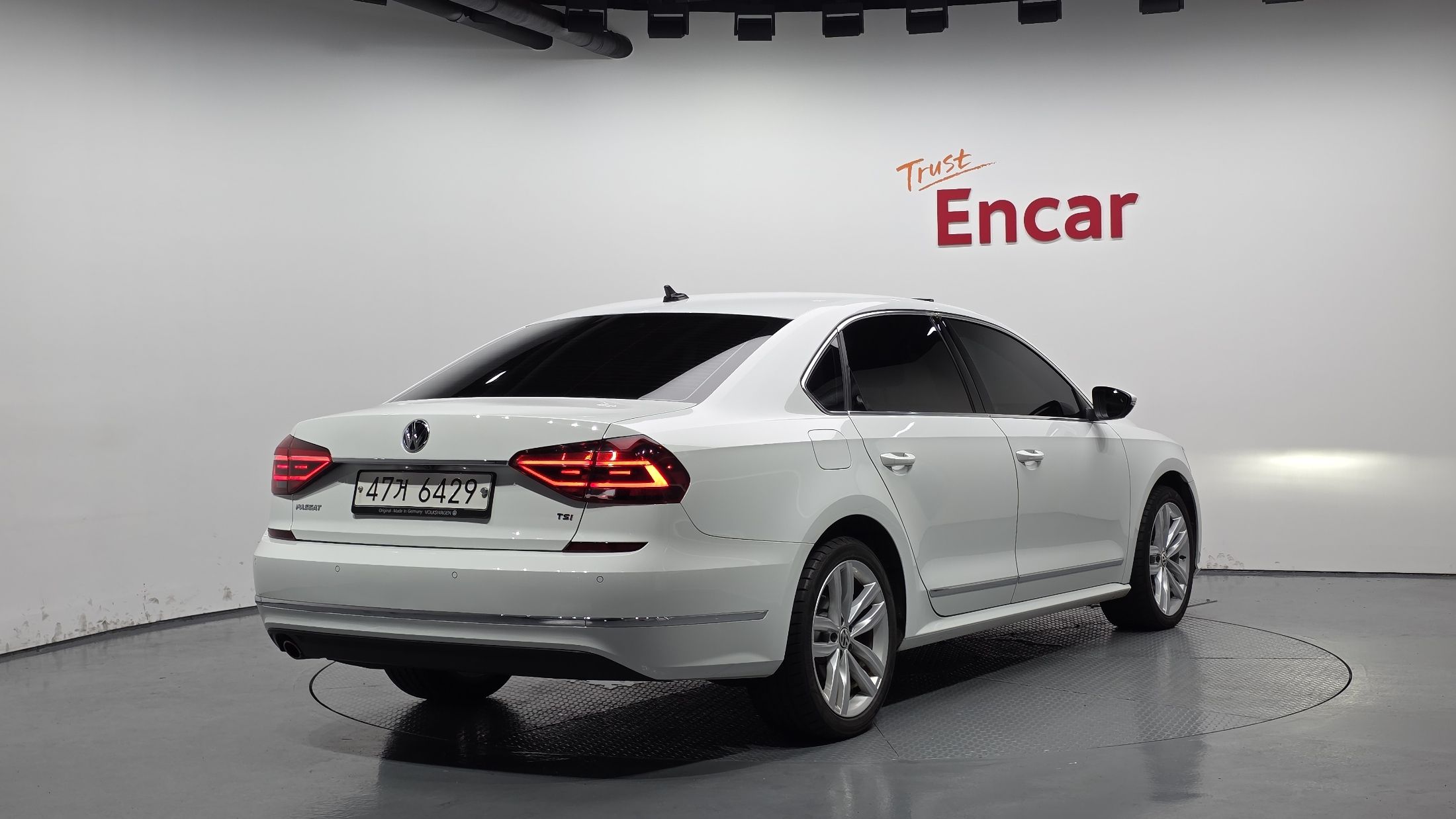 VOLKSWAGEN PASSAT 2018