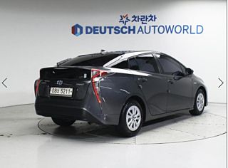 TOYOTA PRIUS 2017
