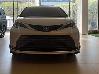 Заказать TOYOTA SIENNA
