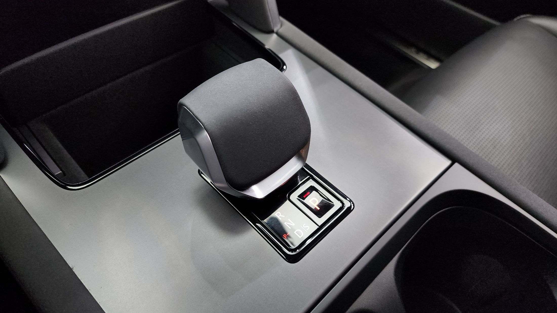 LAND ROVER DISCOVERY SPORT 2024