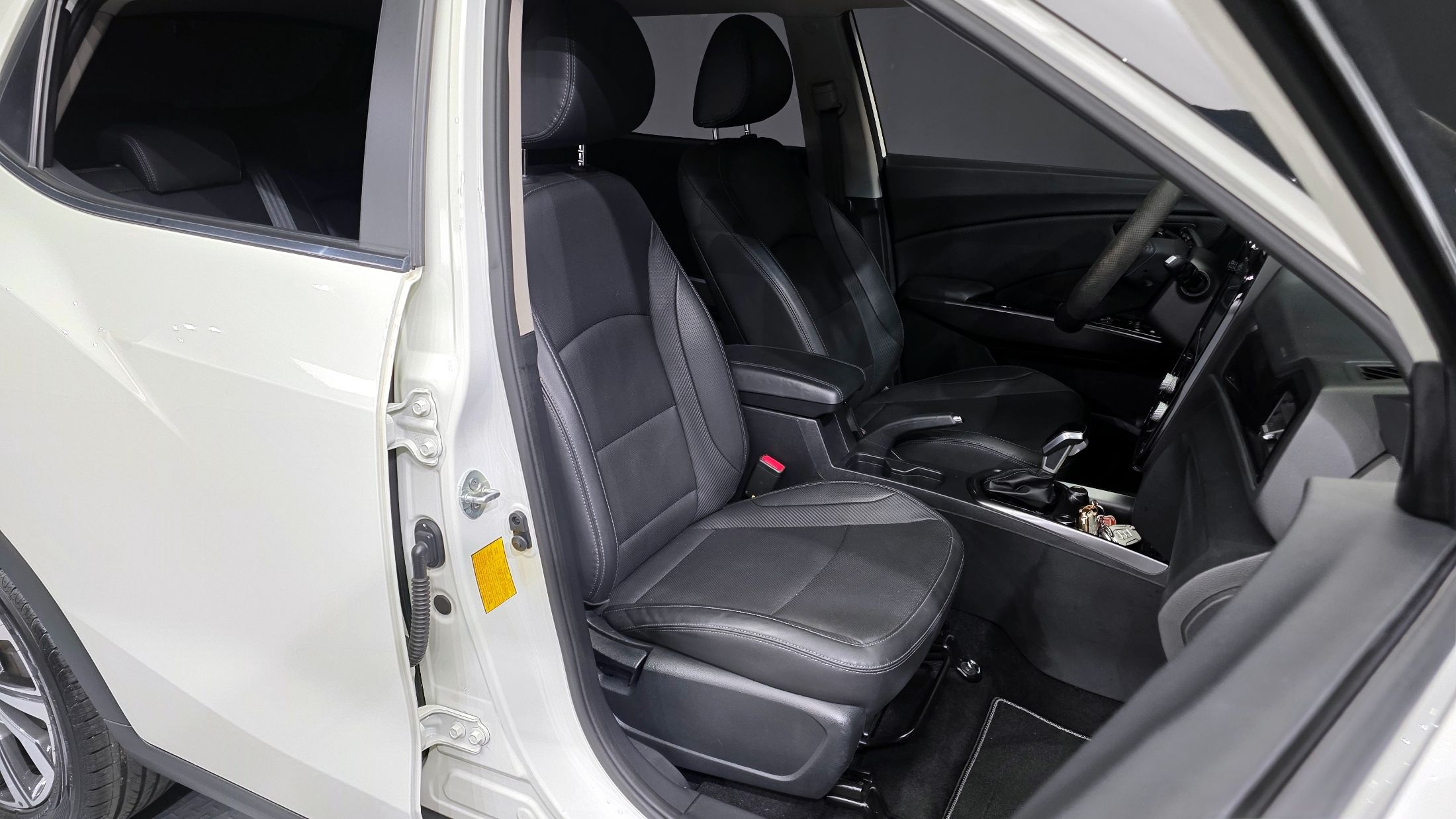 SSANGYONG TIVOLI VERY NEW 2020