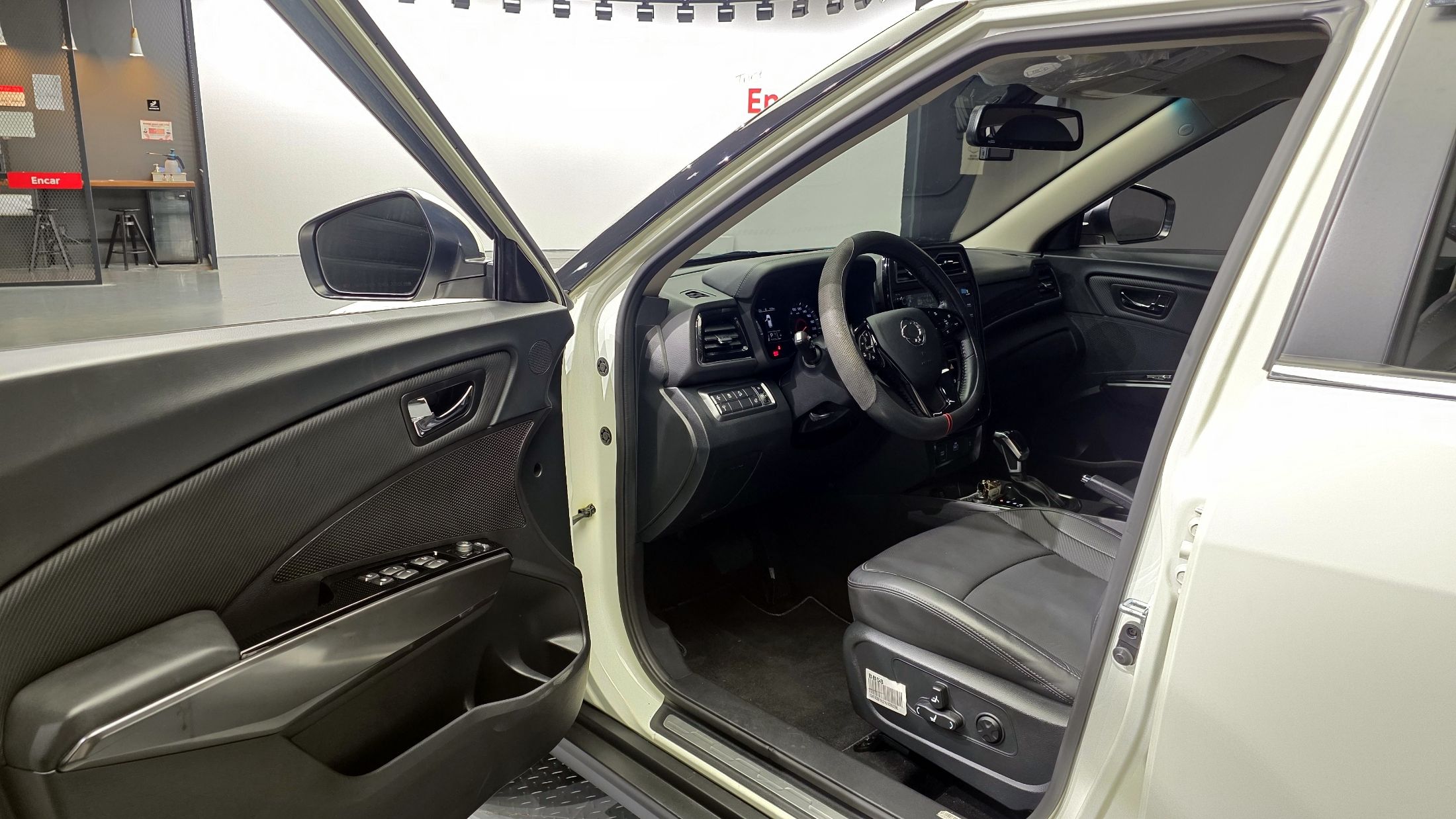 SSANGYONG TIVOLI VERY NEW 2020