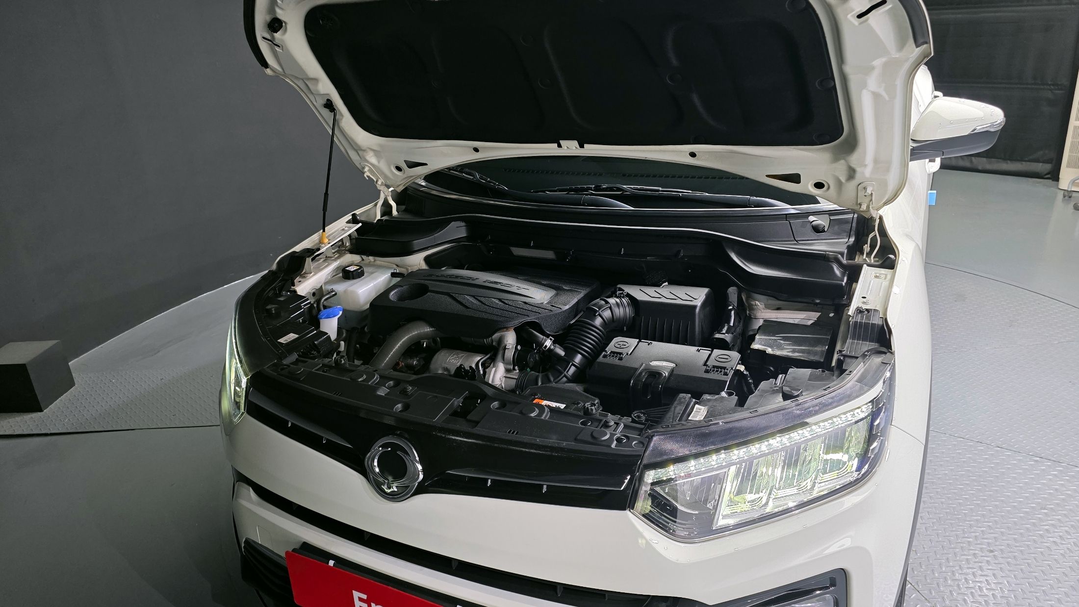 SSANGYONG TIVOLI VERY NEW 2020