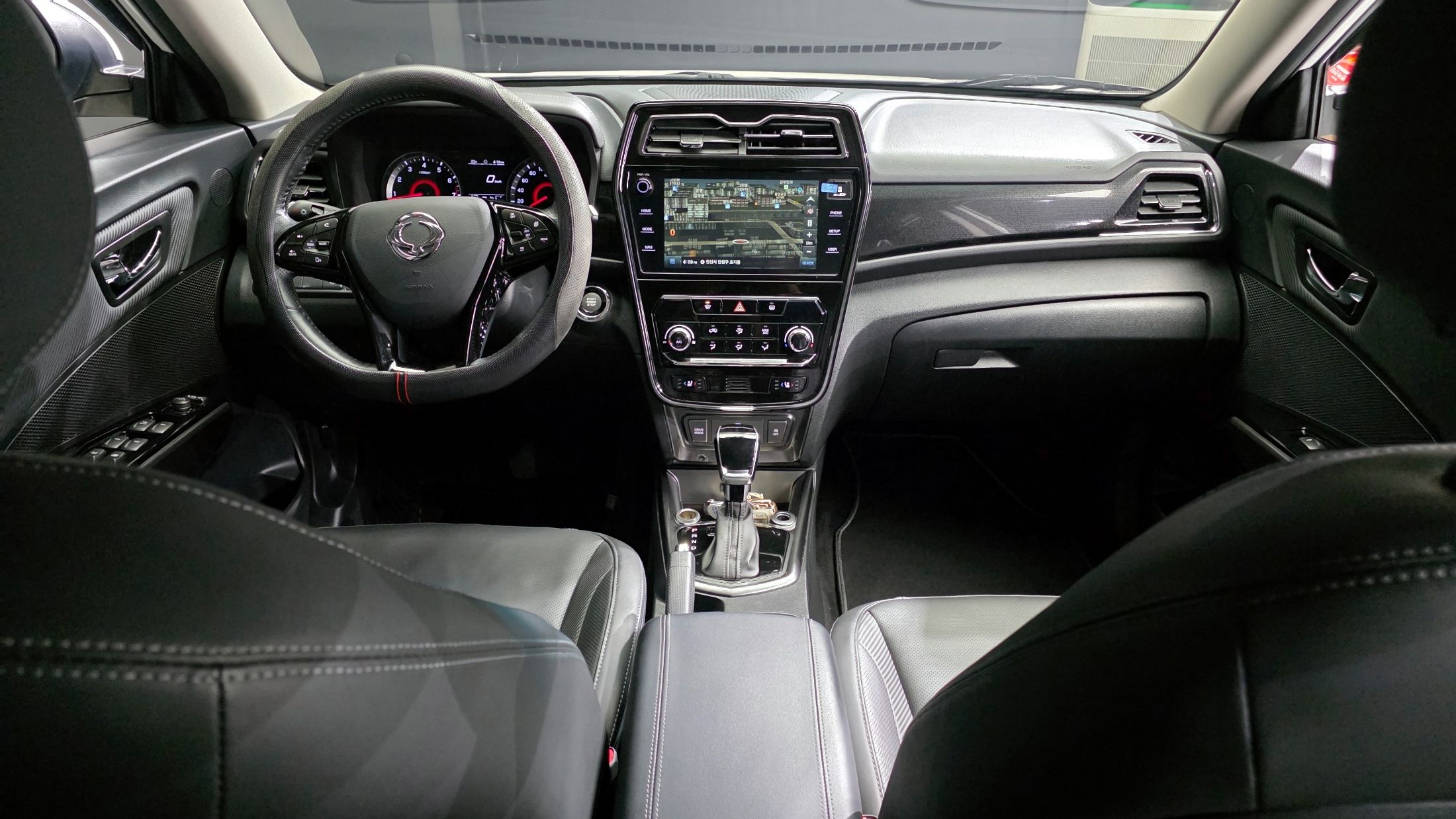 SSANGYONG TIVOLI VERY NEW 2020