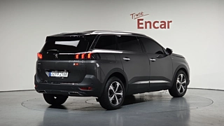 PEUGEOT 5008 2022