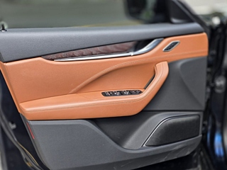 MASERATI LEVANTE 2022