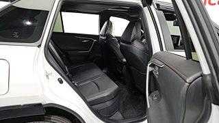 TOYOTA RAV4 2024
