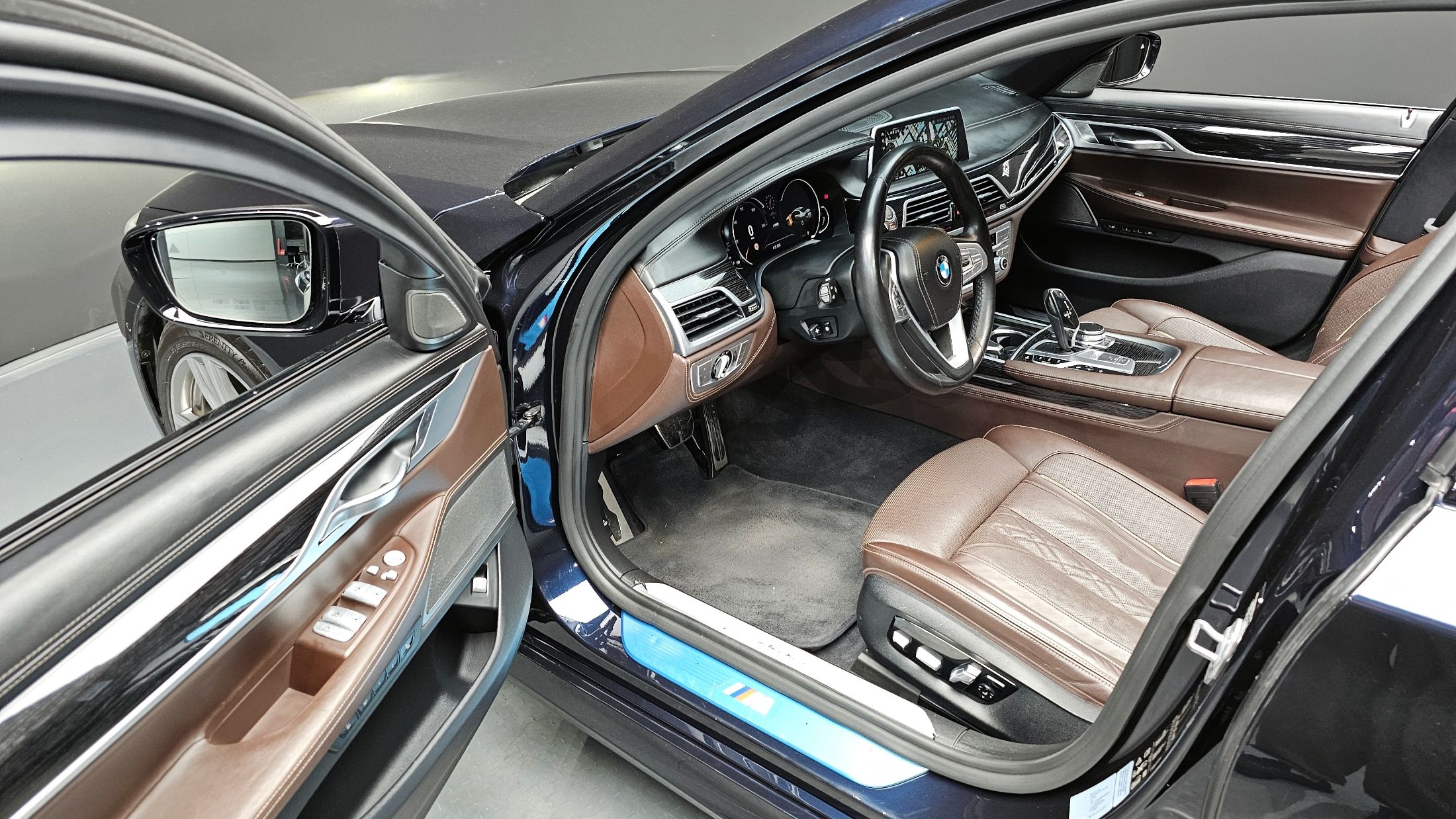 BMW 7-SERIES G11 2018