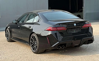 Заказать BMW M5 G90