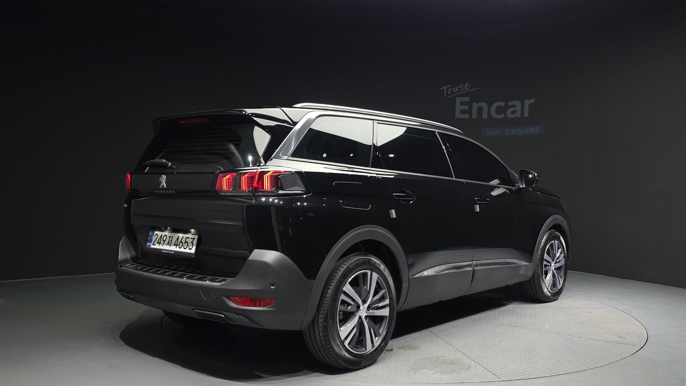 PEUGEOT 5008 2024