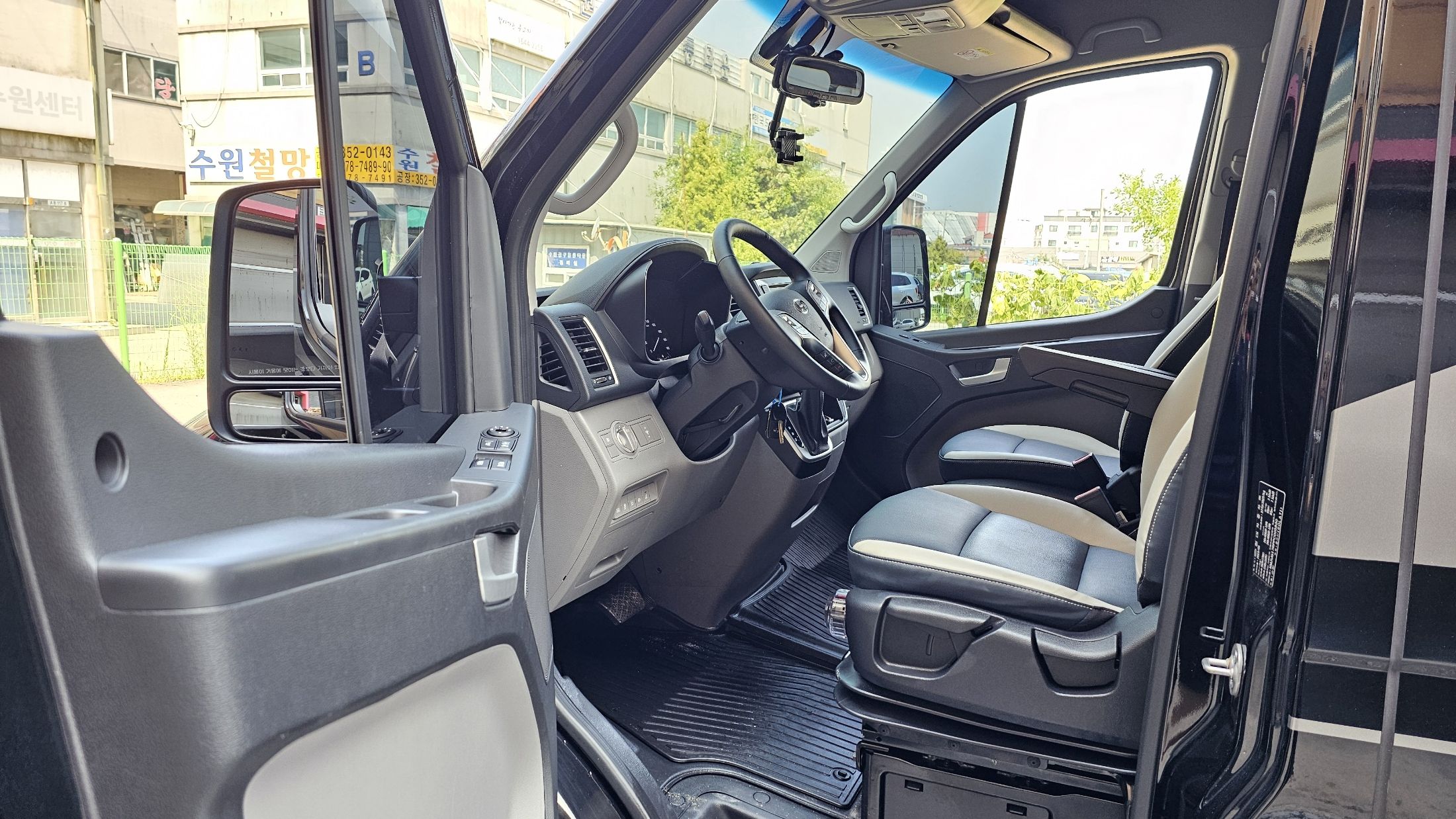 HYUNDAI SOLATI 2023