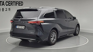 Заказать TOYOTA SIENNA