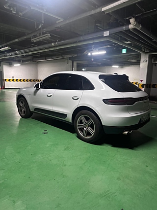PORSCHE MACAN 2019
