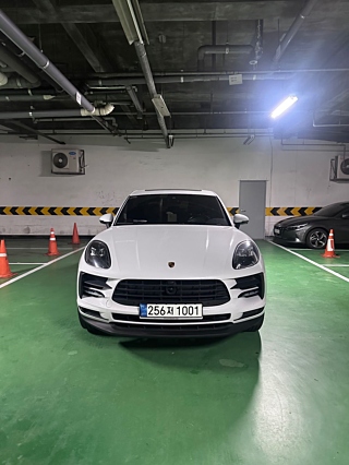 PORSCHE MACAN 2019