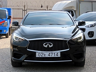 Заказать INFINITI Q30
