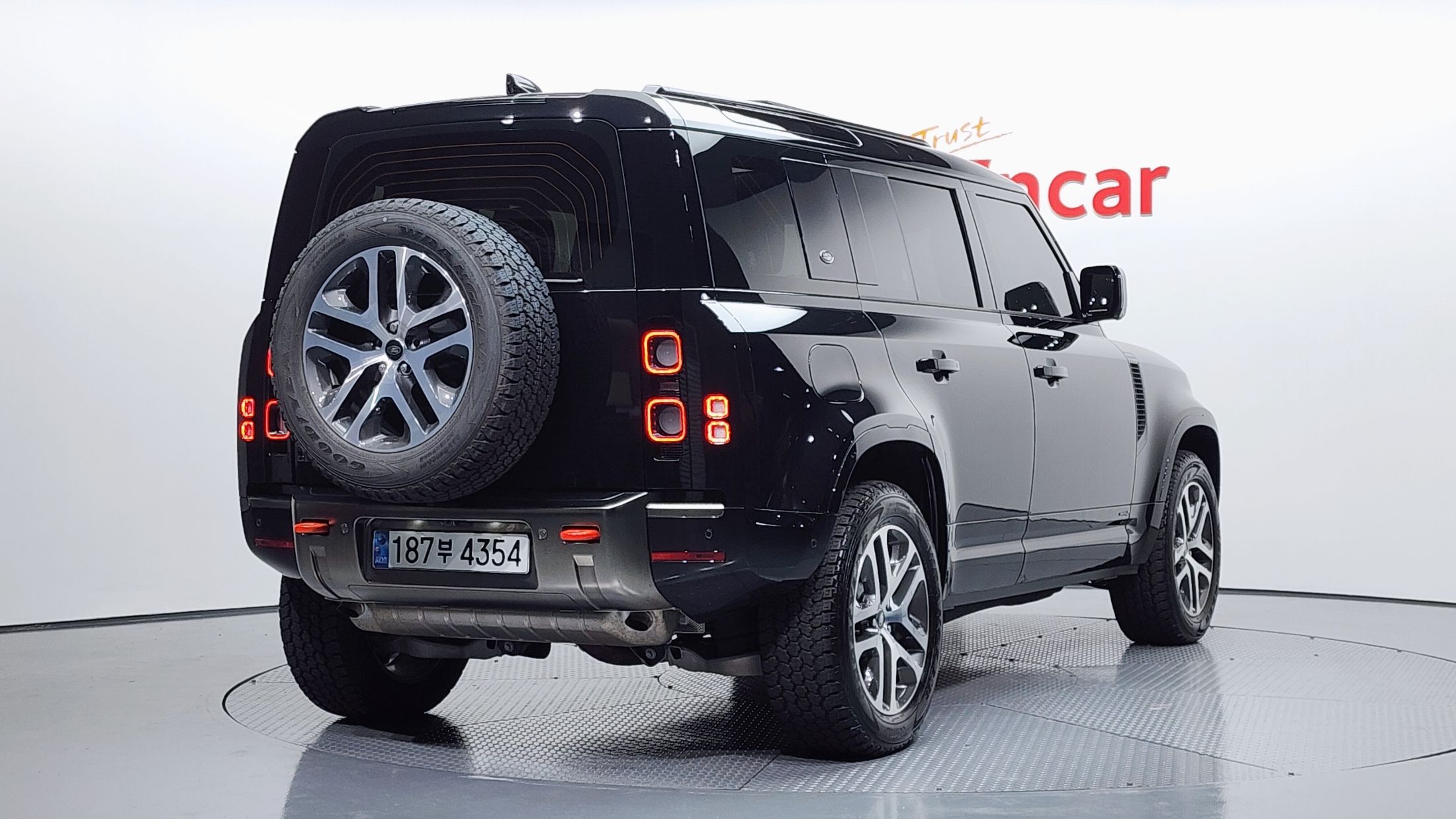 LAND ROVER DEFENDER L663 2024