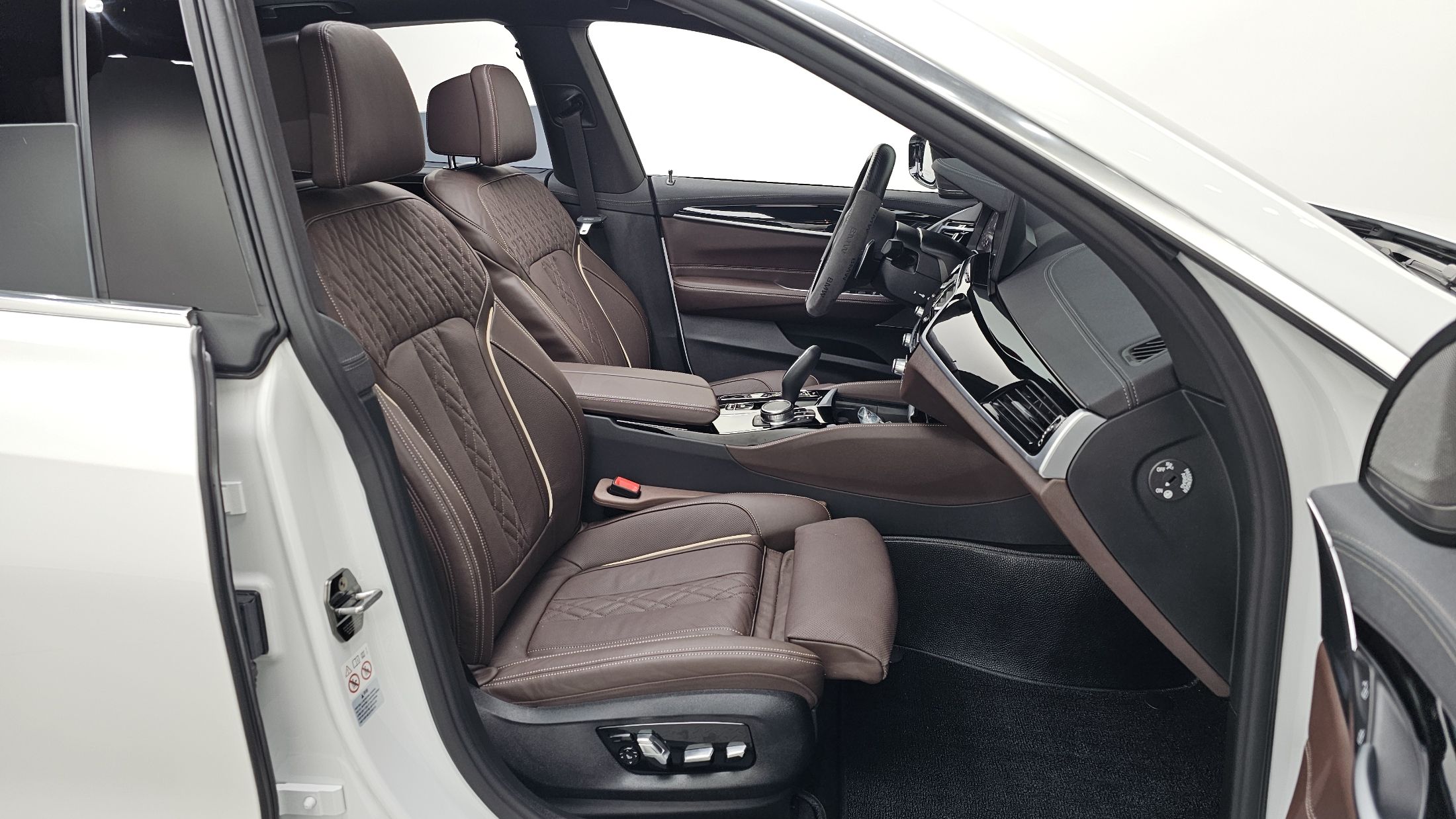 BMW 6-SERIES GT G32 2024