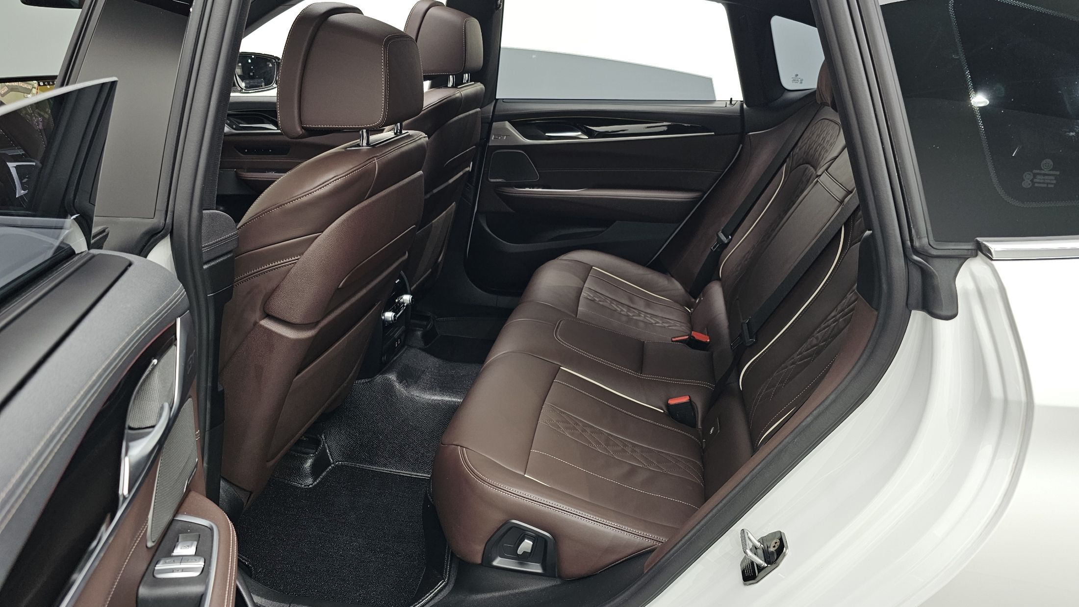 BMW 6-SERIES GT G32 2024