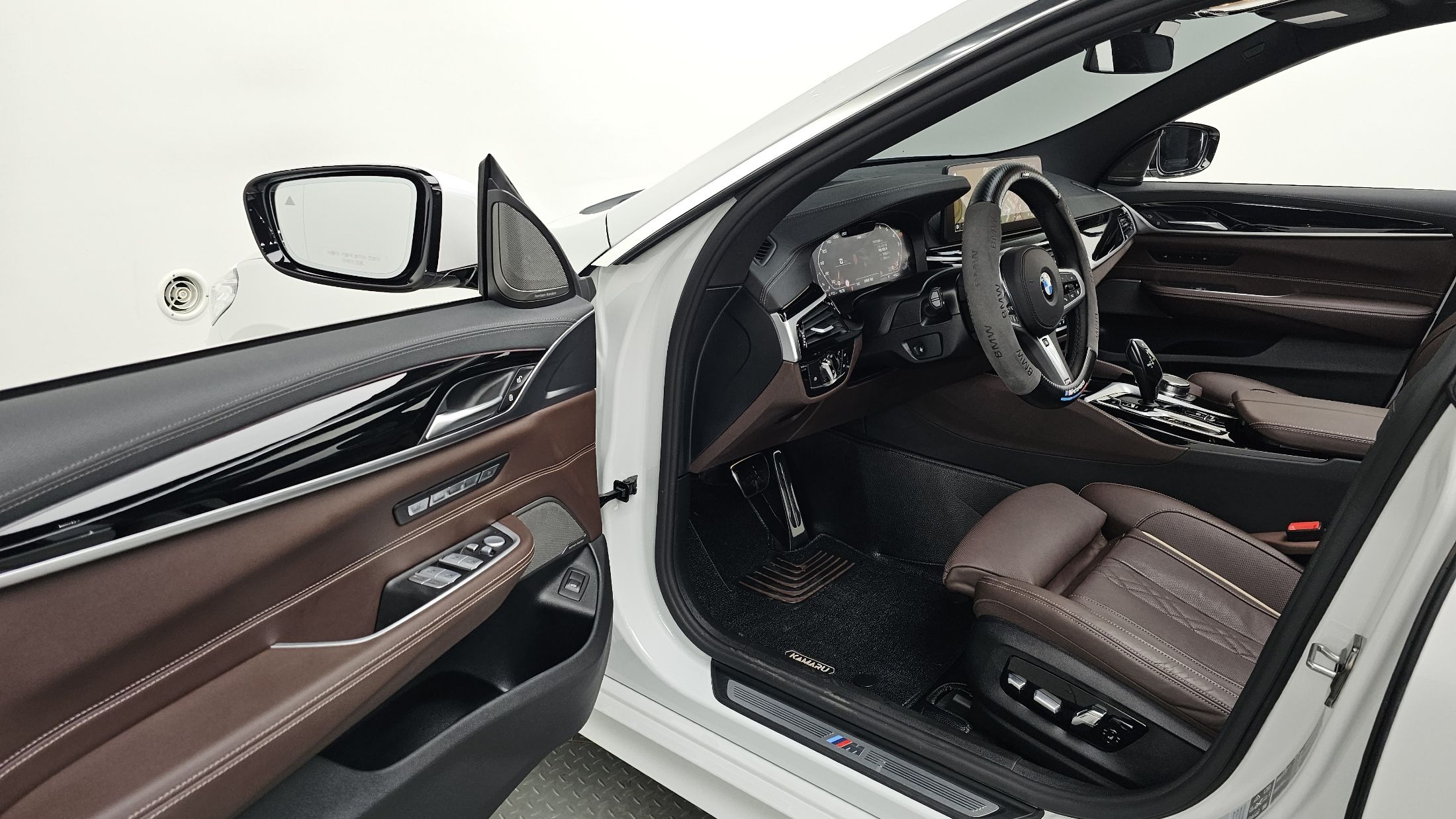 BMW 6-SERIES GT G32 2024