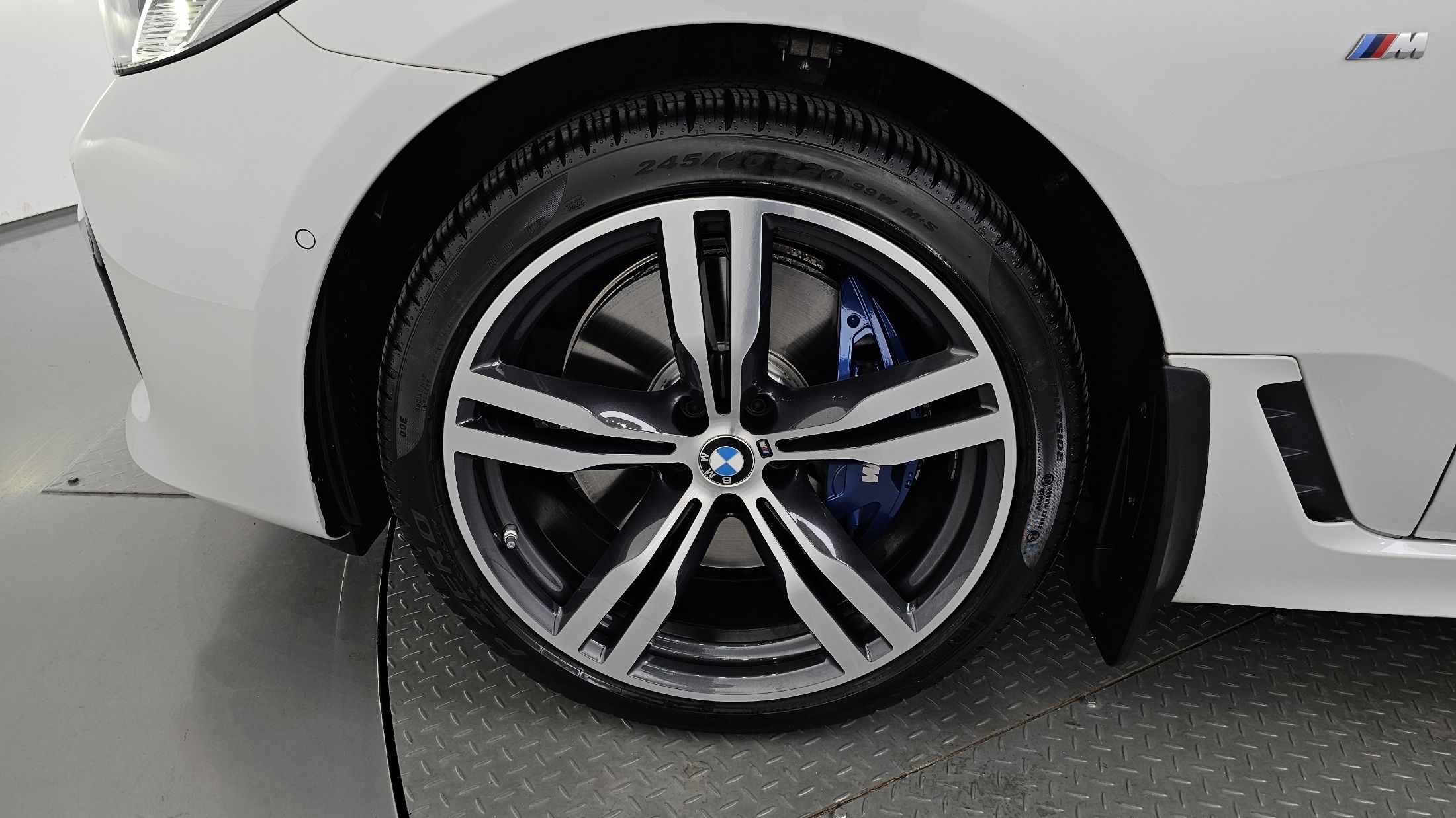 BMW 6-SERIES GT G32 2024