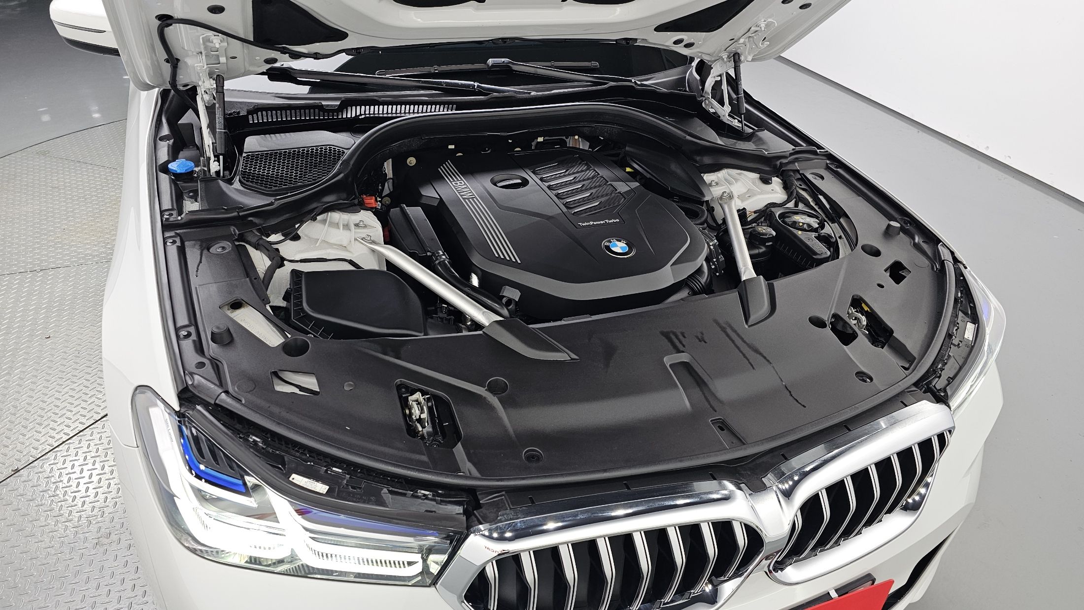 BMW 6-SERIES GT G32 2024